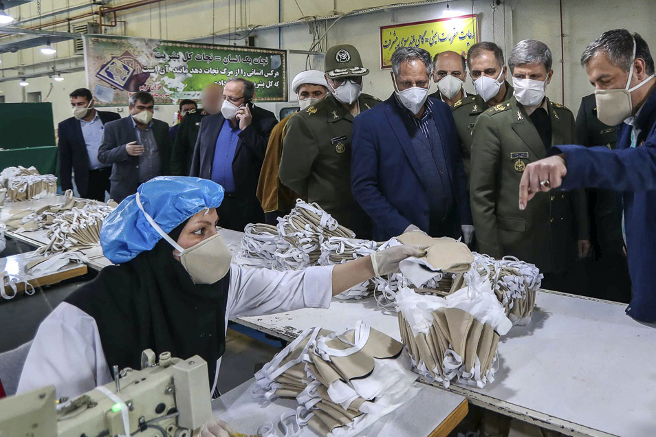 آقای وزیر در کارخانه تولید ماسک های پیشرفته یونی (+عکس)