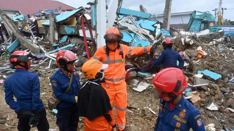 شمار قربانیان زلزله اندونزی به ۷۳ تن افزایش یافت
