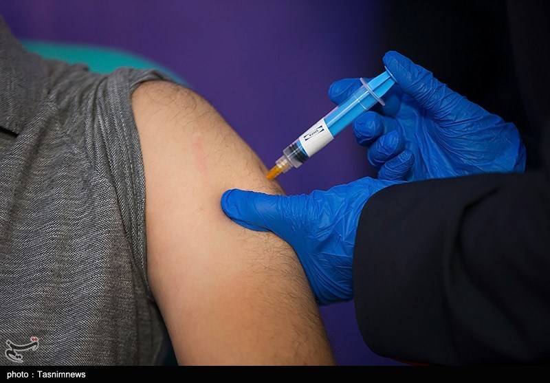 آغاز واکسیناسیون کرونا از ۲۱ بهمن با تزریق روزانه به ۱۰۰۰ نفر