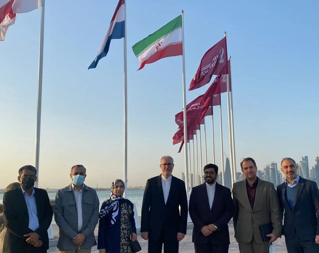 اهتزار پرچم ایران در قطر در پی راهیابی تیم ملی فوتبال به جام‌جهانی