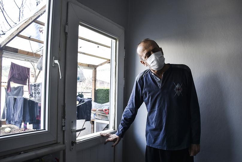 رکورددار طولانی‌ترین قرنطینه ابتلا به کرونا بعد از ۱۴ ماه: «دیگر خسته شدم»(عكس)