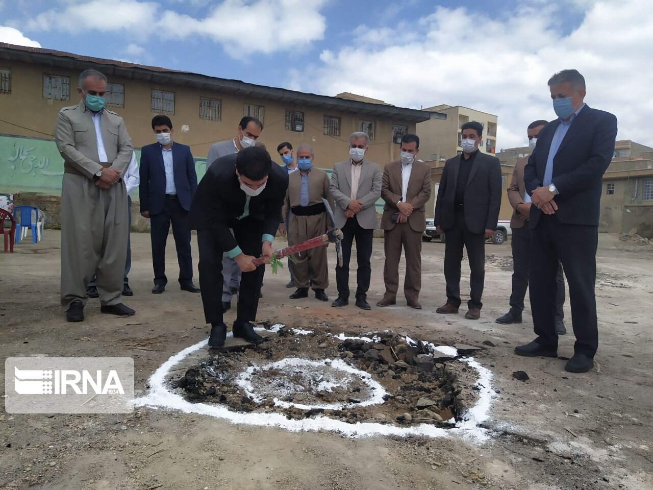 کردستان/ کلنگ مدرسه ۱۰ کلاسه در سقز زده شد