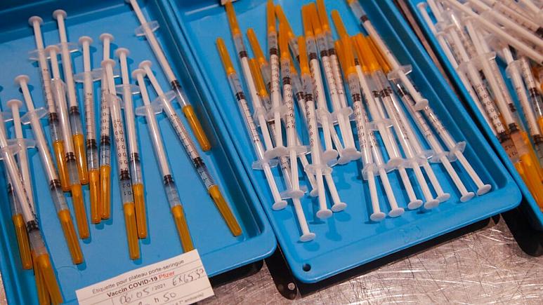 اتحادیه اروپا برای خرید ۱.۸ میلیارد دوز واکسن کرونا با «فایزر-بیون‌تک» قرارداد بست