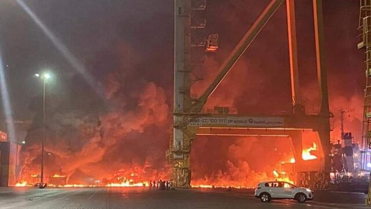 دلایل انفجار و آتش سوزی مهیب در بندر جبل علی دبی