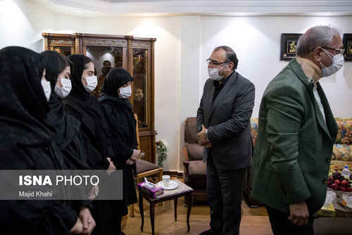 حضور مسئولین در منزل خانواده خبرنگاران فقید ایسنا و ایرنا (عکس)