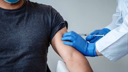 وزارت بهداشت: ۴۰ درصد دانشجویان علوم پزشکی واکسن زدند/ واکسیناسیون تمامی دانشجویان تا پاییز