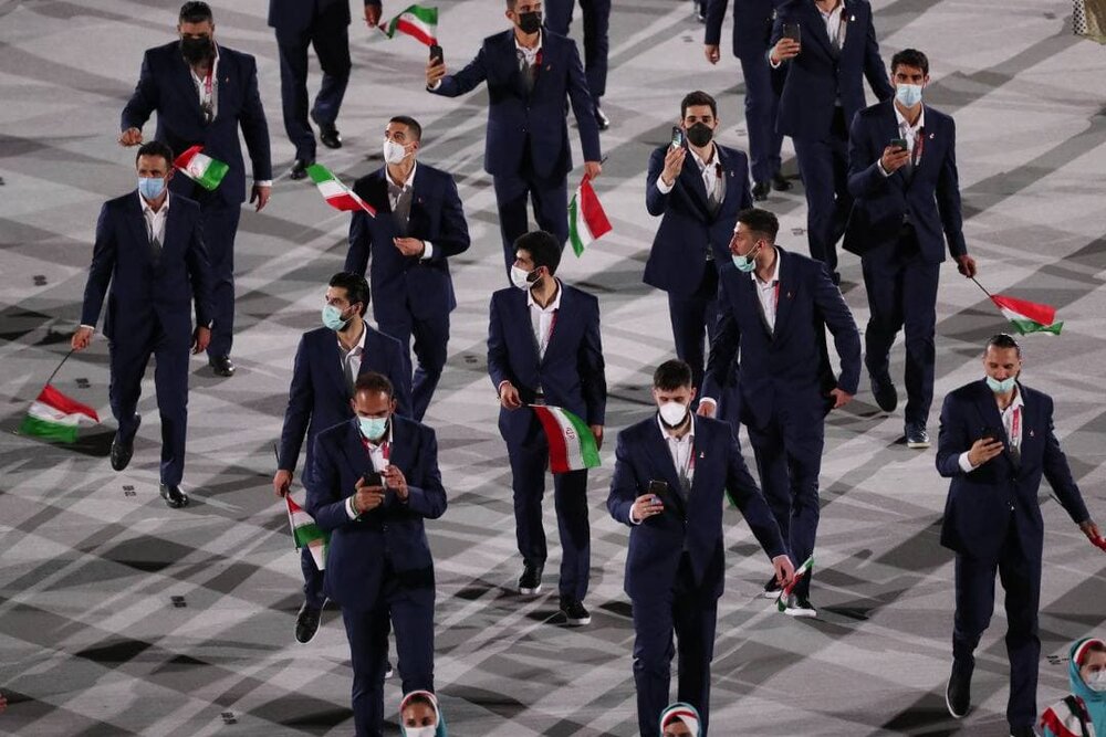 ماسک‌های لنگه‌به‌لنگه کاروان ایران در رژه مراسم افتتاحیه!(عكس)