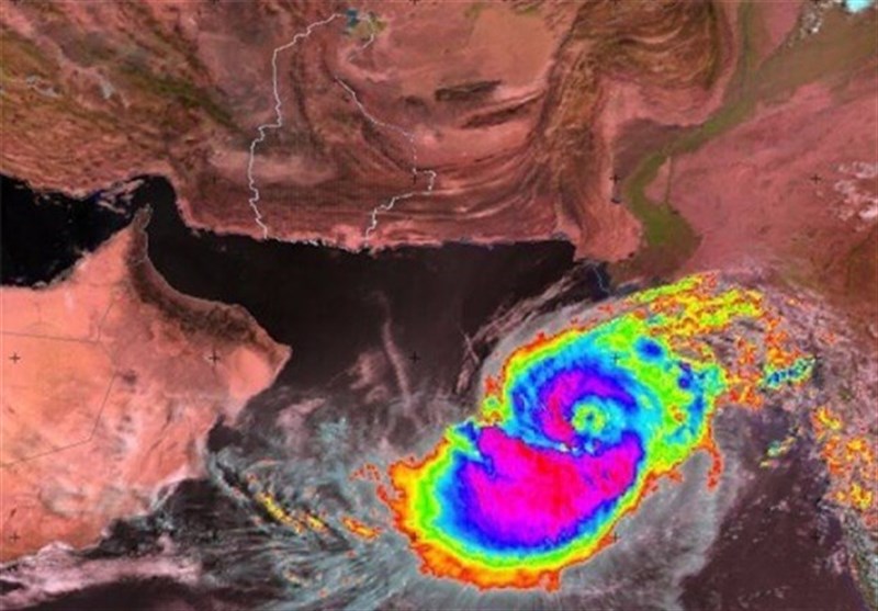 طوفان «شاهین» همچنان در دریای عمان فعال است