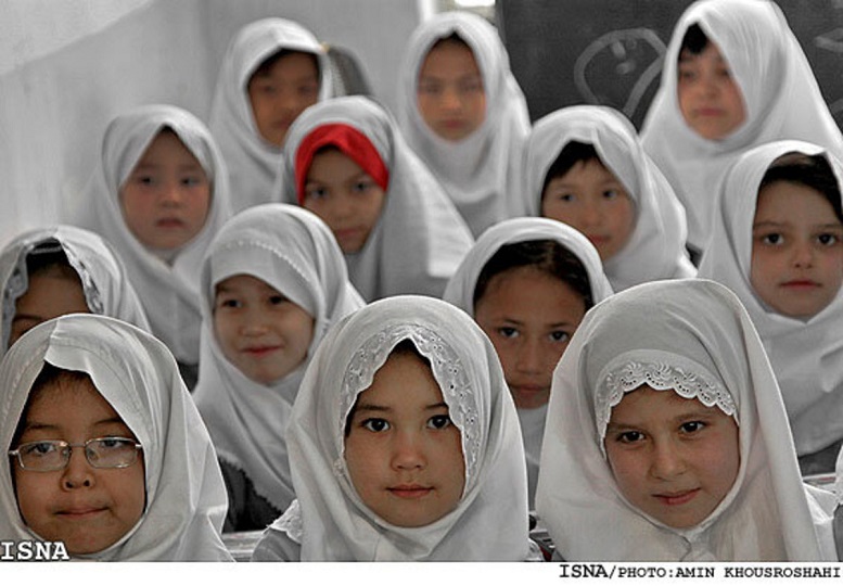 هفت خان ثبت نام دانش آموزان افغان در مدارس