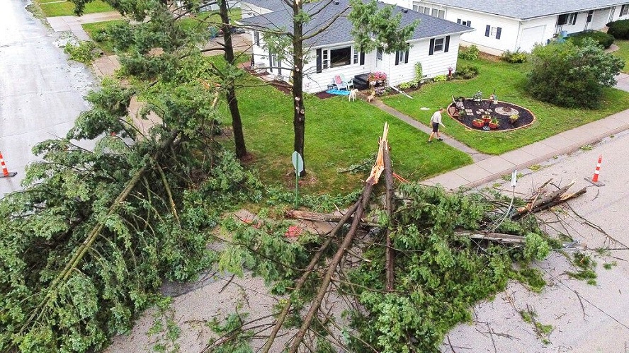 طوفان برق ۶۰۰ هزار خانه را در شرق آمریکا قطع کرد