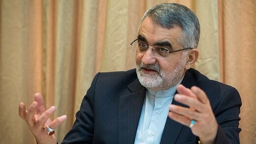 بروجردی، رئیس انجمن دوستی ایران و چین: سیاست ما «افول قدرت آمریکا» است / ین قدرت باید دچار «فروپاشی» شود