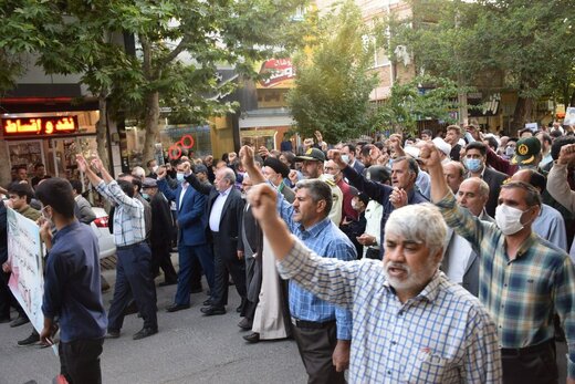 راهپیمایی گلپایگانی‌ها در اعتراض به شعارهای هنجارشکنانه/ بنر اصناف برای رئیسی+ تصاویر
