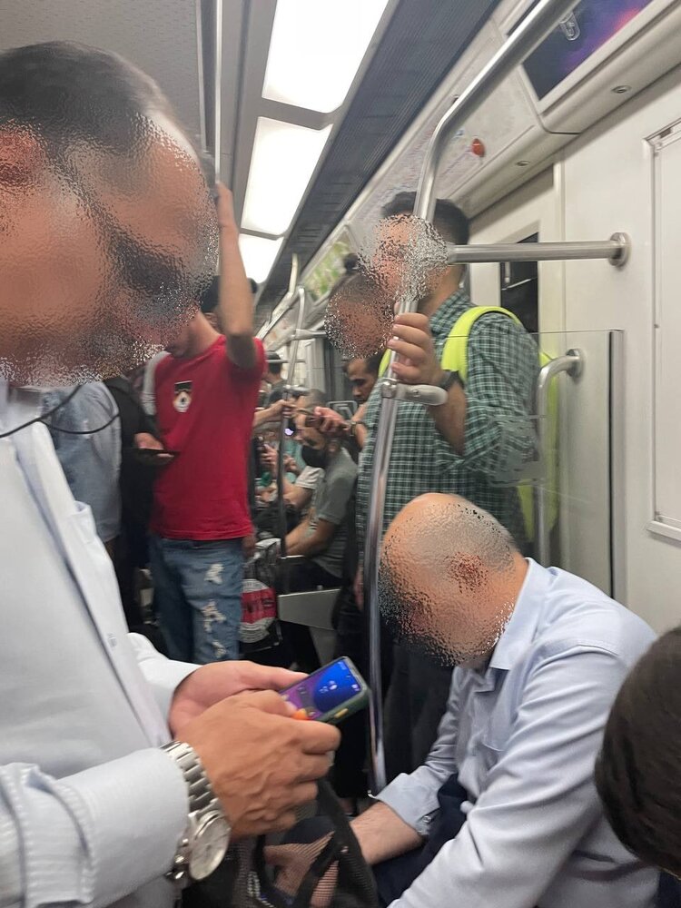 متروی تهران کرونا ندارد؟(عکس)
