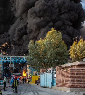 آتش‌سوزی مرگبار در کارخانه مواد شوینده شهرک شکوهیه قم