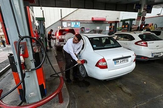 اعلام دو عامل مهم تعیین قیمت بنزین / تقلب دولت رئیسی از روی برنامه دولت‌های پیشین