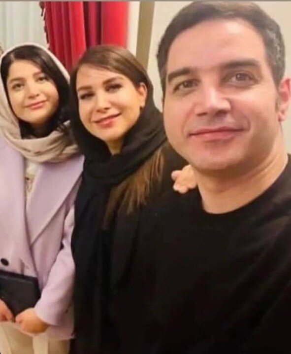 سلفی ویژه محسن یگانه در کنار دو خواهرش در خلال کنسرت(عکس)