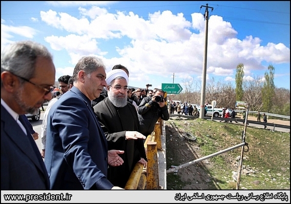 بازدید روحانی از مناطق سیل زده آذربایجان شرقی(+عکس)