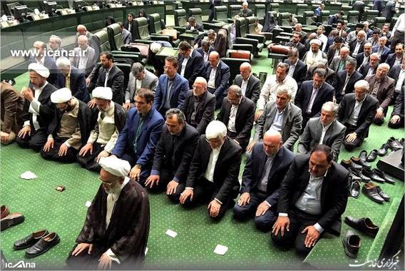 صحن علنی مجلس در لحظه حمله تروریستی داعش به پارلمان(+عکس)