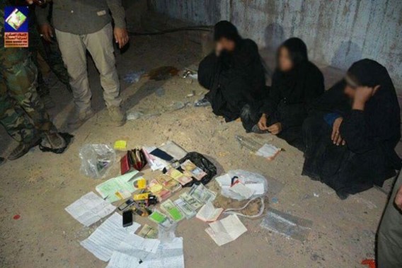 دستگیری 7 زن داعشی در عراق (+عکس)