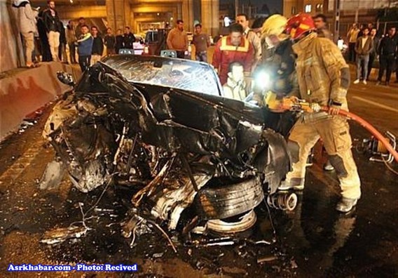 متلاشی شدن یک bmw در تصادف با پل صدر تهران (عکس)