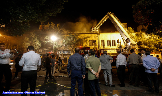 (تصاویر) آتش‌سوزی گسترده در خیابان امیرکبیر تهران