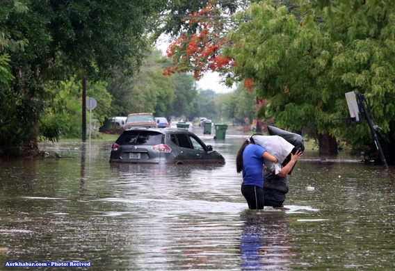 سیل خیابان‌های تگزاس‎ را زیر آب برد (+عکس)