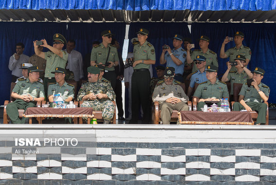 بازدید افسران وزارت دفاع چین از تیپ 65 نیروهای ویژه هوابرد ارتش (+عکس)