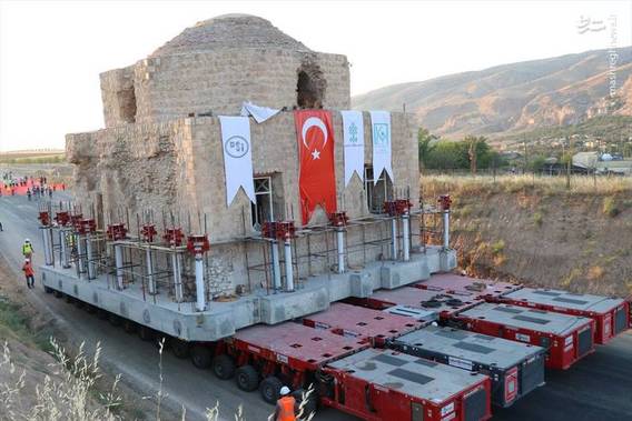 انتقال حمام تاریخی 1600 تنی در ترکیه (+عکس)