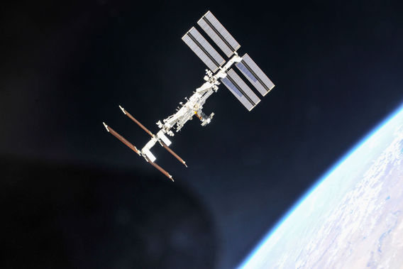 زندگی در ایستگاه بین المللی فضایی (+عکس)