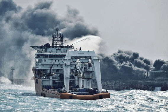 ششم ژانویه تانکر نفتی ایرانی «سانچی» با کشتی باری چینی در دریای چین شرقی برخورد کرد و غرق شد. تمامی سرنشینان این تانکر کشته شدند.