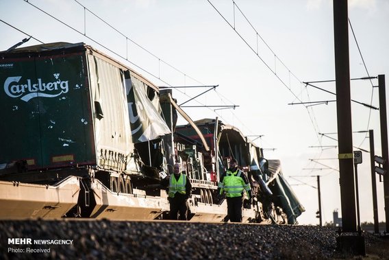 حادثه قطار در دانمارک‎ (+عکس)