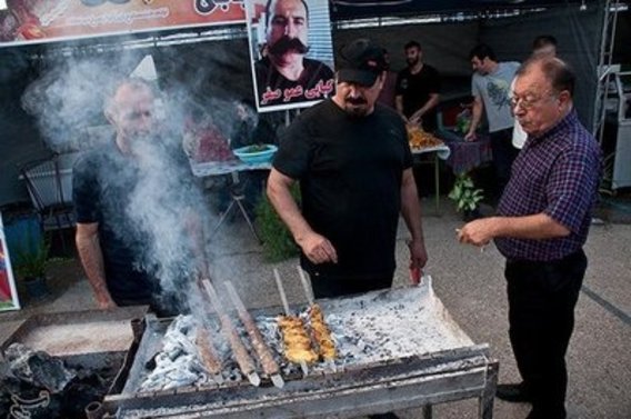 جشنواره کباب خوری در گرجی محله بهشهر (+عکس)