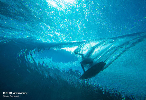 موج سواری در آب های خروشان تاهیتی‎ (+عکس)