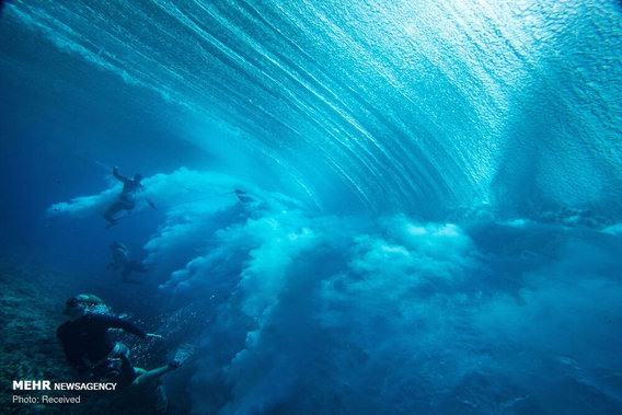 موج سواری در آب های خروشان تاهیتی‎ (+عکس)