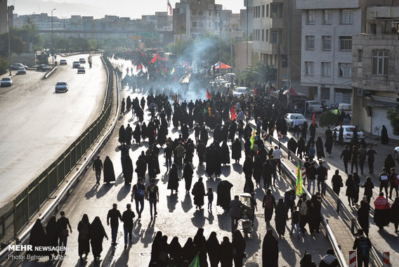 راهپیمایی جاماندگان اربعین در تهران (+عکس)
