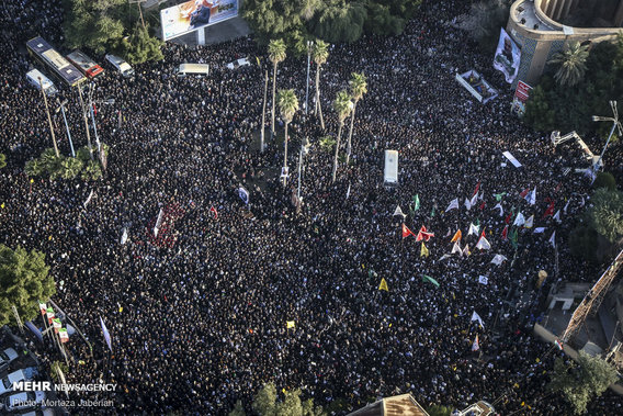 تصاویر هوایی از تشییع شهید سپهبد سلیمانی در اهواز (+عکس)
