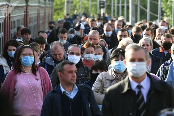 ماسک گذاشتن اجباری در مسکو و سن پترزبورگ (+عکس)
