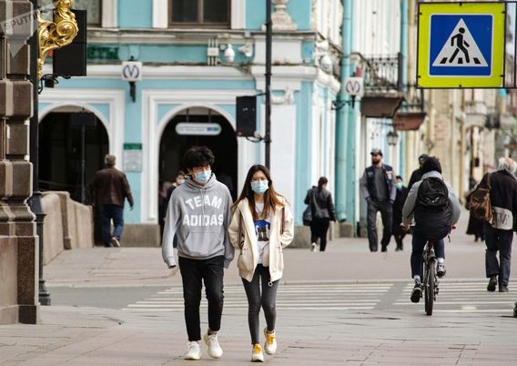 ماسک گذاشتن اجباری در مسکو و سن پترزبورگ (+عکس)