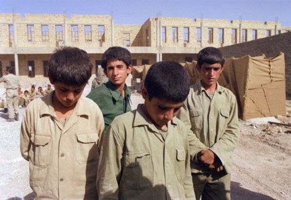  20 ژوئن 1988 -اسرای نوجوان ایرانی در مرز ایران و عراق 