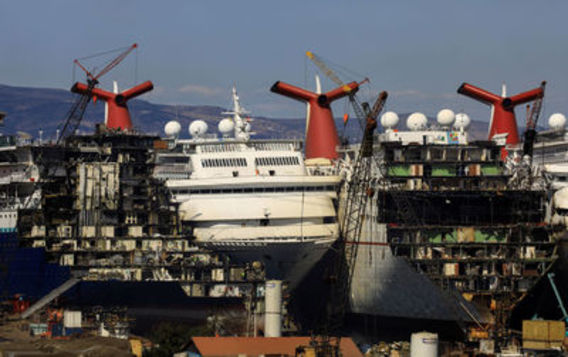 جذاب ترین عکس ها از دمونتاژ کشتی‌های مسافربری در ترکیه