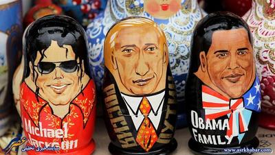 گردشگرانی که به مسکو و سن پترزبورگ سفر می‌کنند، نیز دست خالی نمی‌مانند و می‌توانند سوغاتی‌هایی با تصویر پوتین با خود به خانه ببرند.