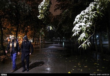 بارش برف در مشهد (عکس)