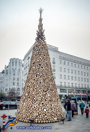 ساخت متفاوت ترین درخت کریسمس (تصاویر)