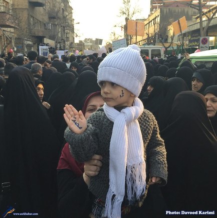تصاویر جالب از تجمع اعتراضی مقابل سفارت فرانسه در تهران