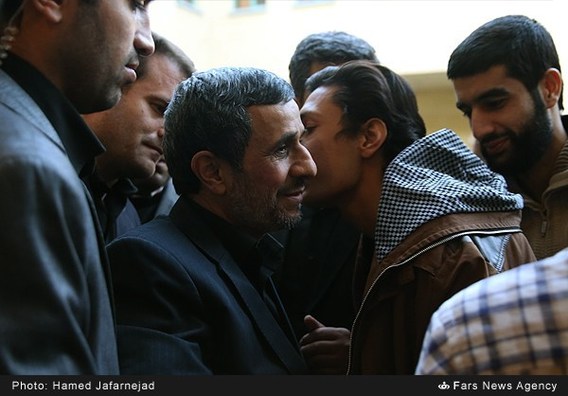 مراسم ختم والده احمدی نژاد(عکس)