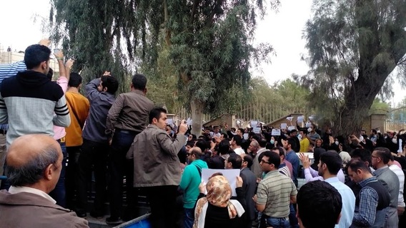 تجمع علیه گردوخاک در اهواز (عکس)