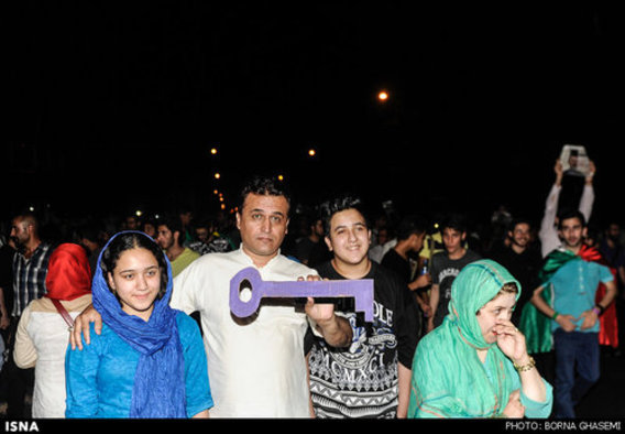 جشن هسته‌اي مردم تهران (+عكس)
