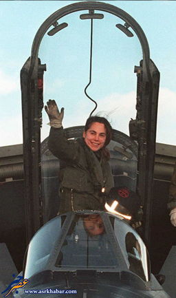 جو سولتر، اولین زن خلبان نظامی نیروی هوایی بریتانیا پس از فرود در اسکاتلند
