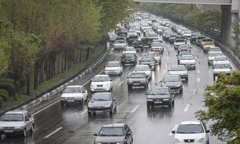 باران خیابان‌های تهران را قفل کرد/ وضعیت ترافیکی محدوده بیمارستان گاندی و میدان قزوین