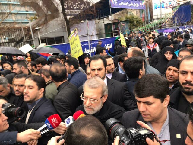 لاریجانی: ملت ایران می‌خواهد مشکلات داخلی و خارجی را خودش حل کند